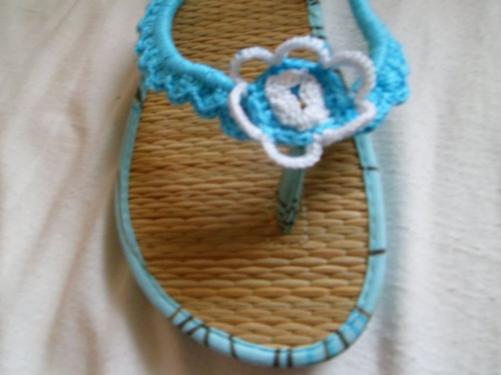 Türkise Sandalen für den Strand oder zu Hause, mit Blümchen, Gr. 38