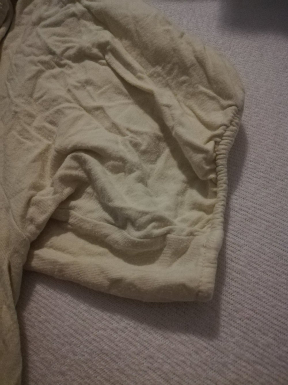 Zitronengelbes T-Shirt mit V-Auschnitt, Gr. 36/38