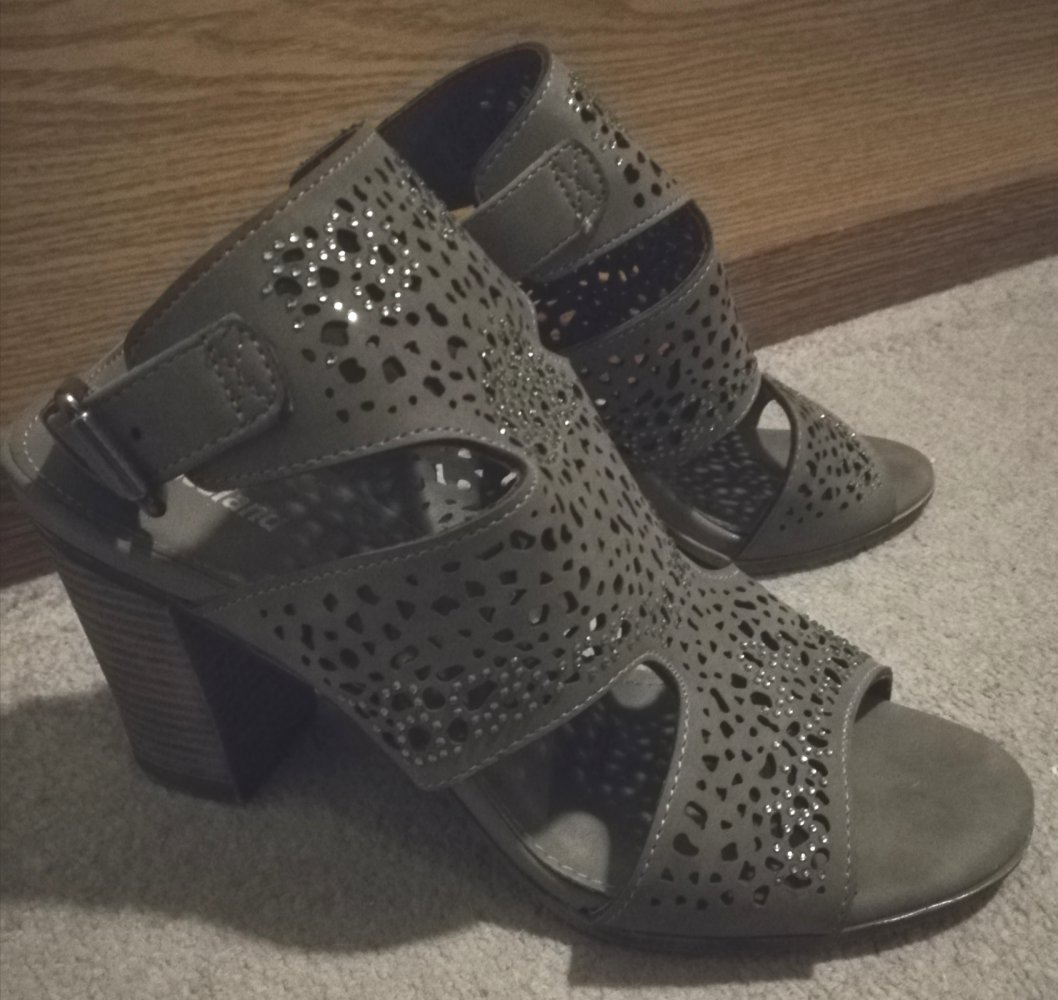 Graue Sandalen mit Lochmuster & Glitzer, kaum getragen, Gr. 38