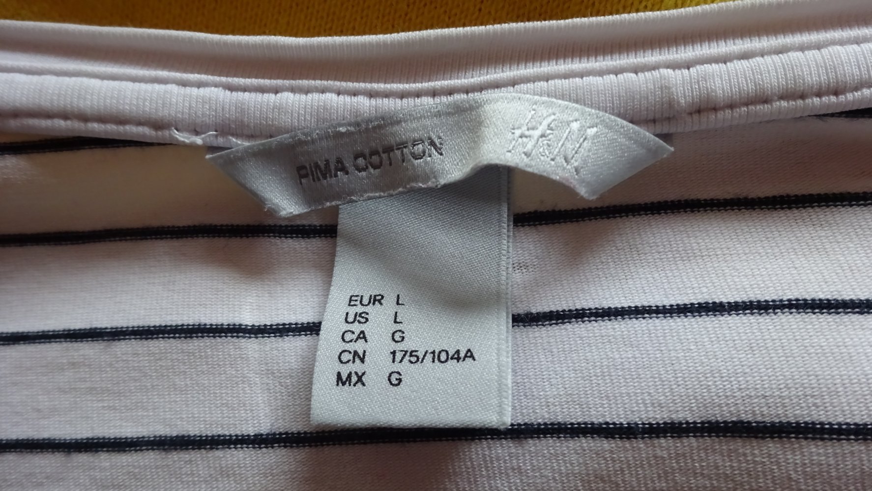 Damenpullover schwarz/weiß gestreift