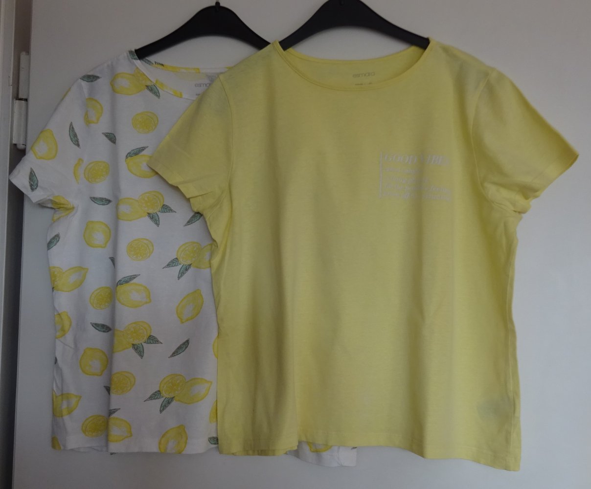 2 T-Shirts in gelb
