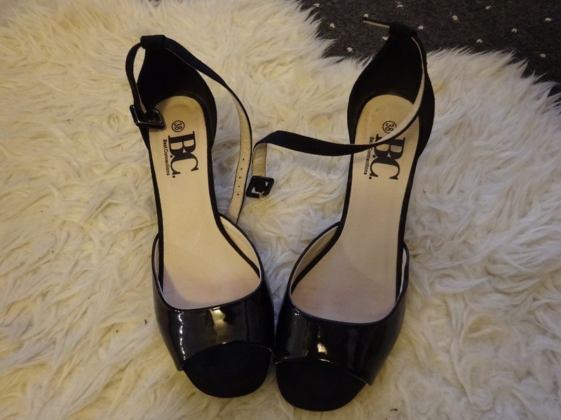 Slingbacks