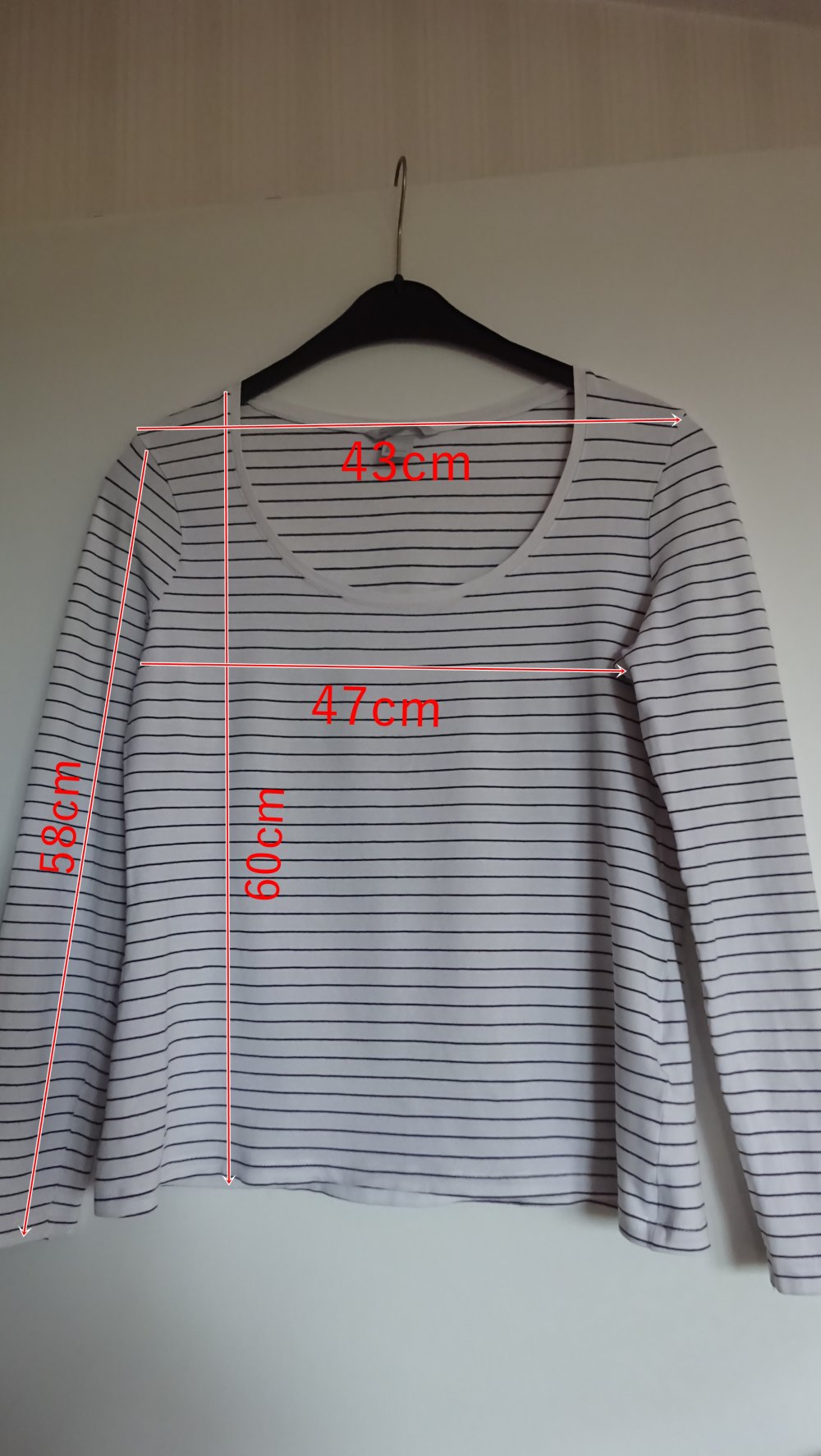 Damenpullover schwarz/weiß gestreift