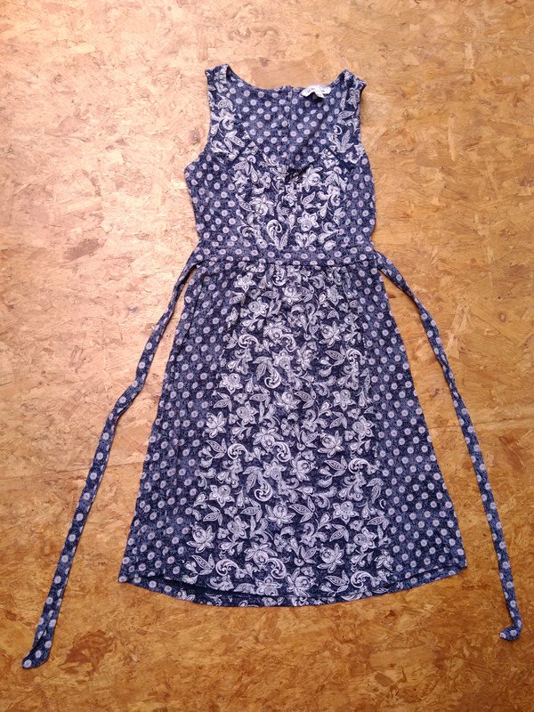 luftiges, schön gemustertes Sommerkleid