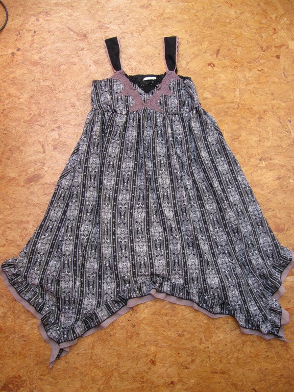 langes elegantes Zipfelkleid von axes femme Lolita