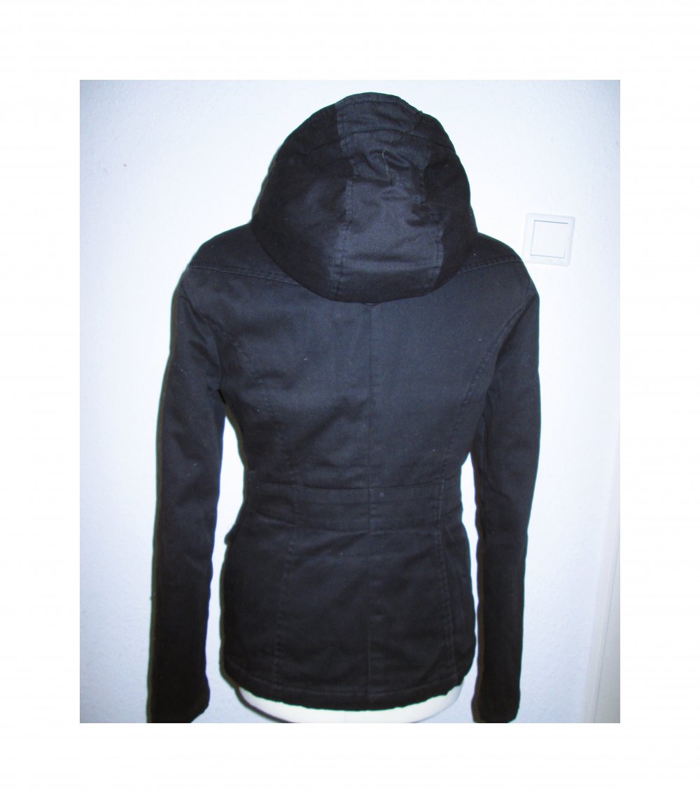 Schwarze Jacke 