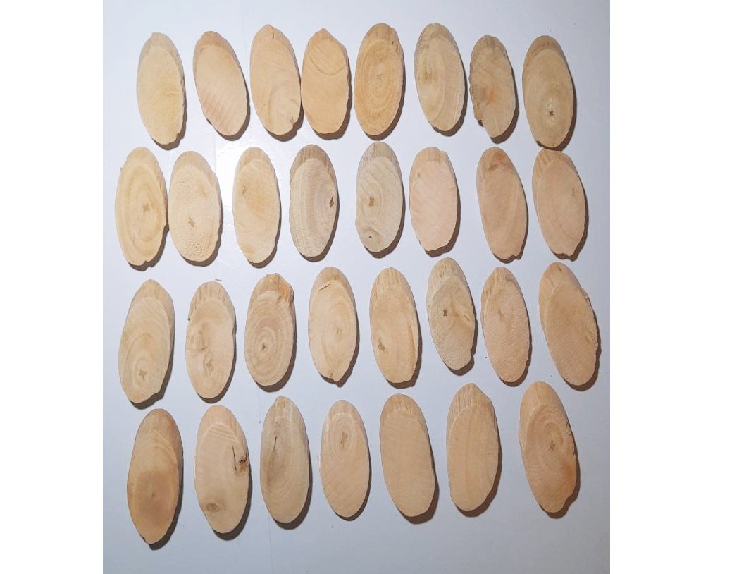 Kleine Ovale Holzscheiben zum dekorieren