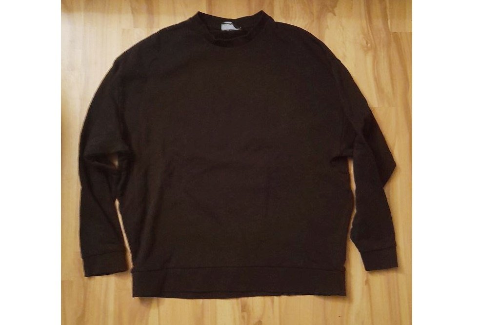 Schwarzer Pullover mit Print