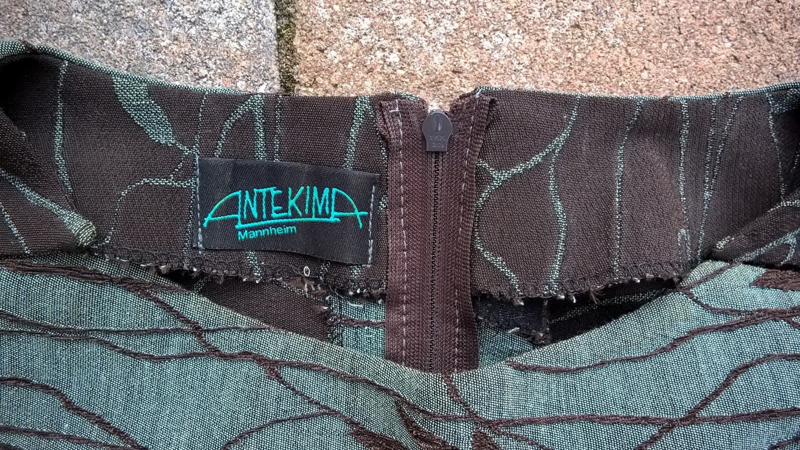 OBERTEIL TOP LANGARM Gr. 36 von ANTEKIMA in grün khaki mit Stickerei in braun