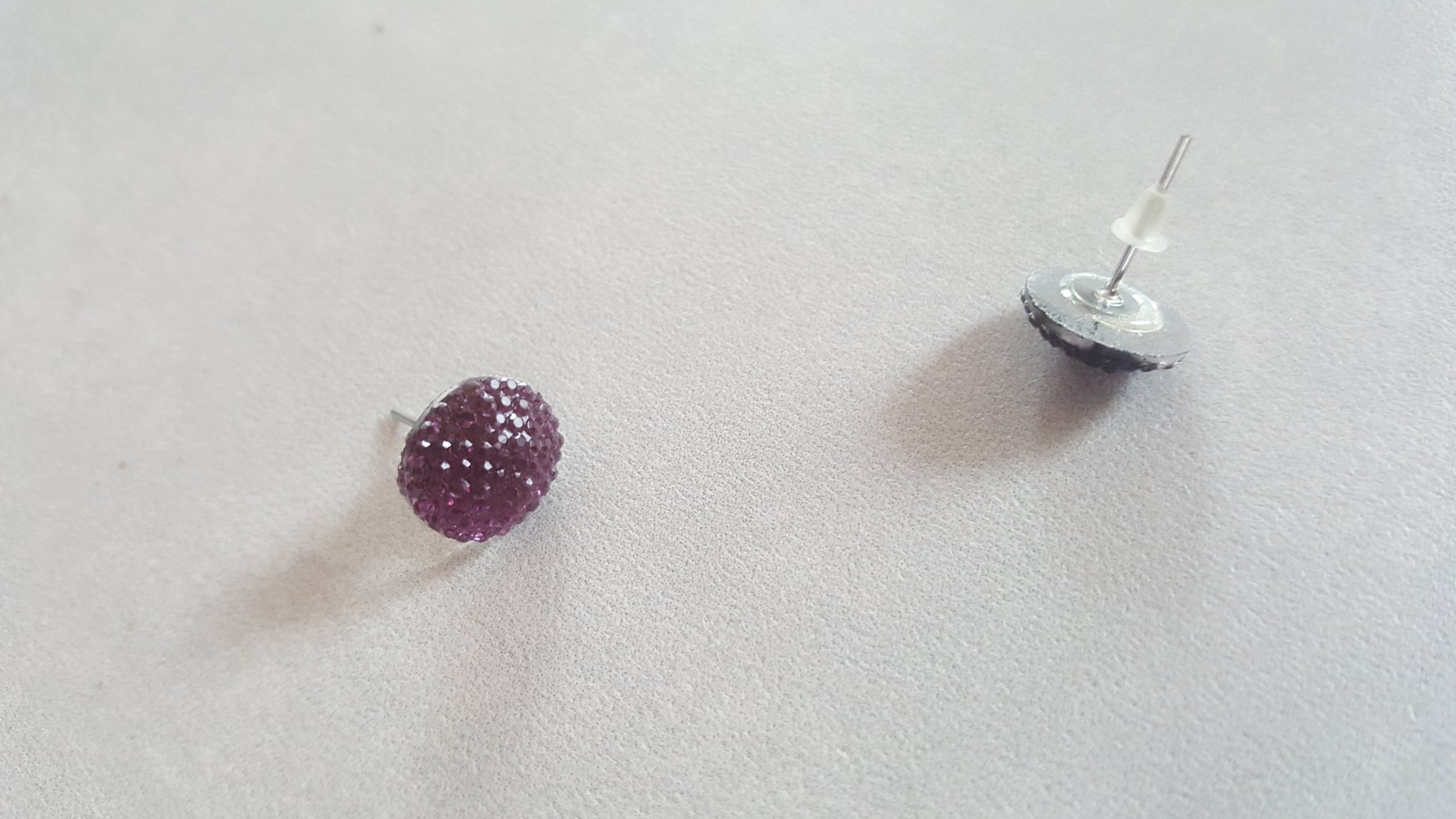 Ohrringe Stecker Jelly Beans Shamballa Flieder Glamour Rund Perle ungetragen Froot Fruchtgummi Look schimmernd