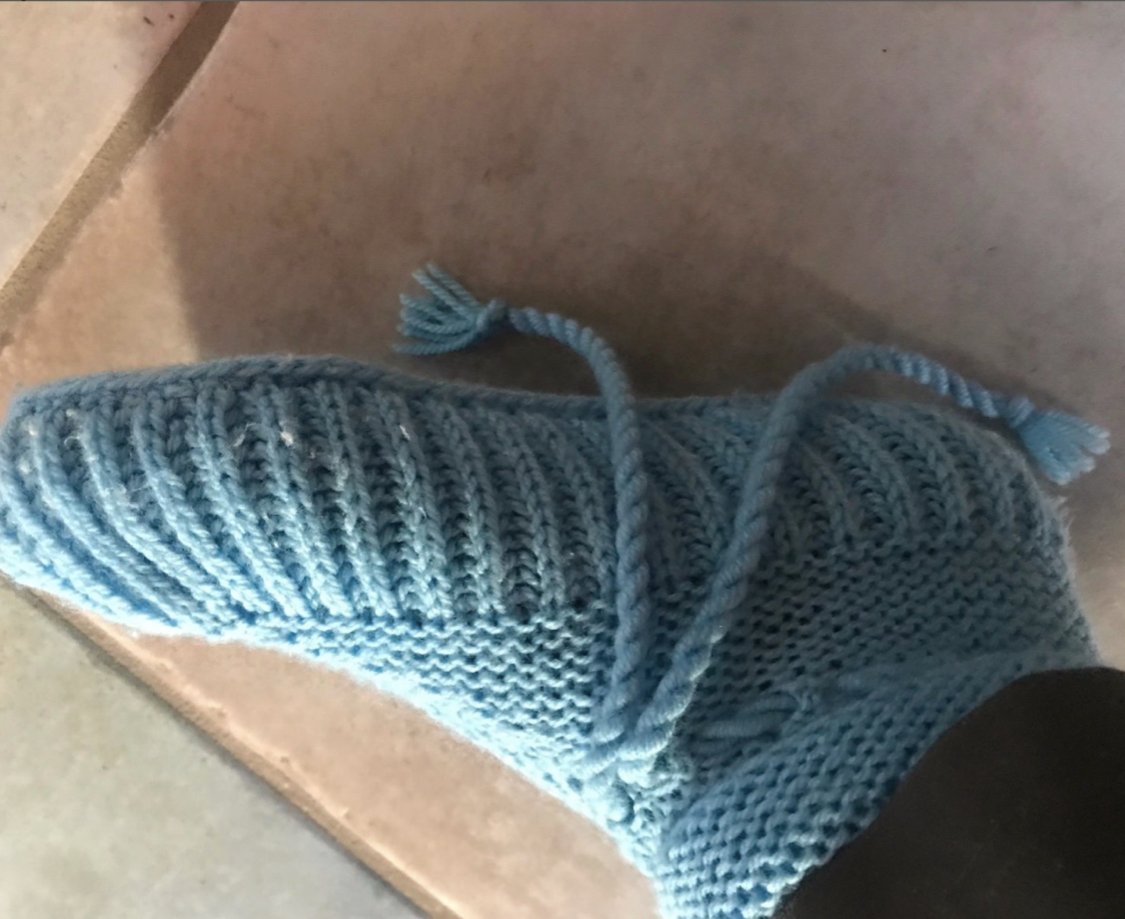 Strick Füßlinge Couchsocken Hausschuhe Hüttenpuschen  Norway Style Puschen Bettsocken Unikate DIY Azurblau Wollsocken Retro Homewear Vintagelover Überzieher Innenschuhe