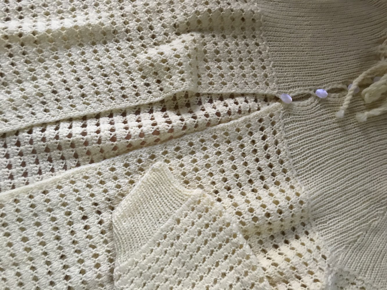 Cardigan Strickweste Longweste Ajour Lingerie Umstandsmode Einzelstück Nachtwäsche 42 offen DIY Unique Handmade Wäschejacke Wollweste gelb semitransparent Vintagelover 