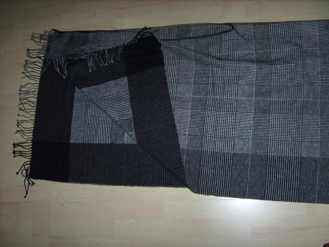 Cape, Poncho, Überzieher Hahnentrittmuster, Schal vielseitig Tartanmuster, Jesterfield Royal Look Must have Unisized XL, Plaid