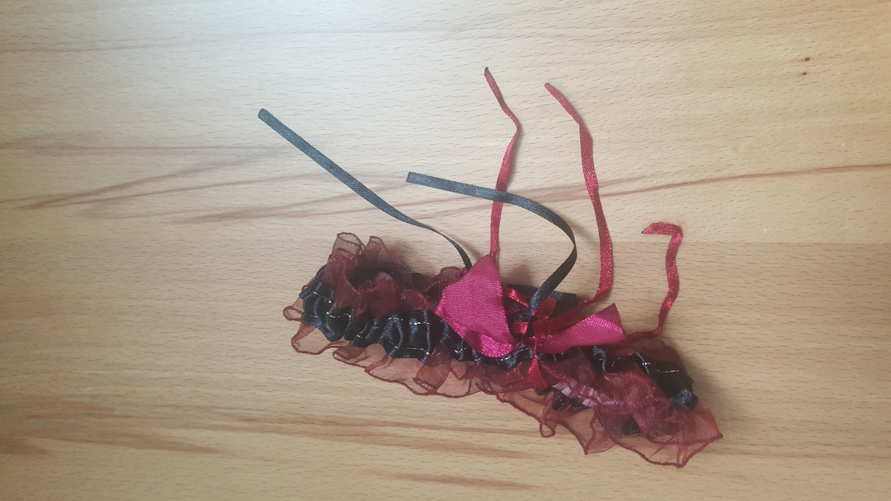 Strumpfband schwarz rot Einheitsgrösse Spitze Glam Party Motto Event Showgirl 