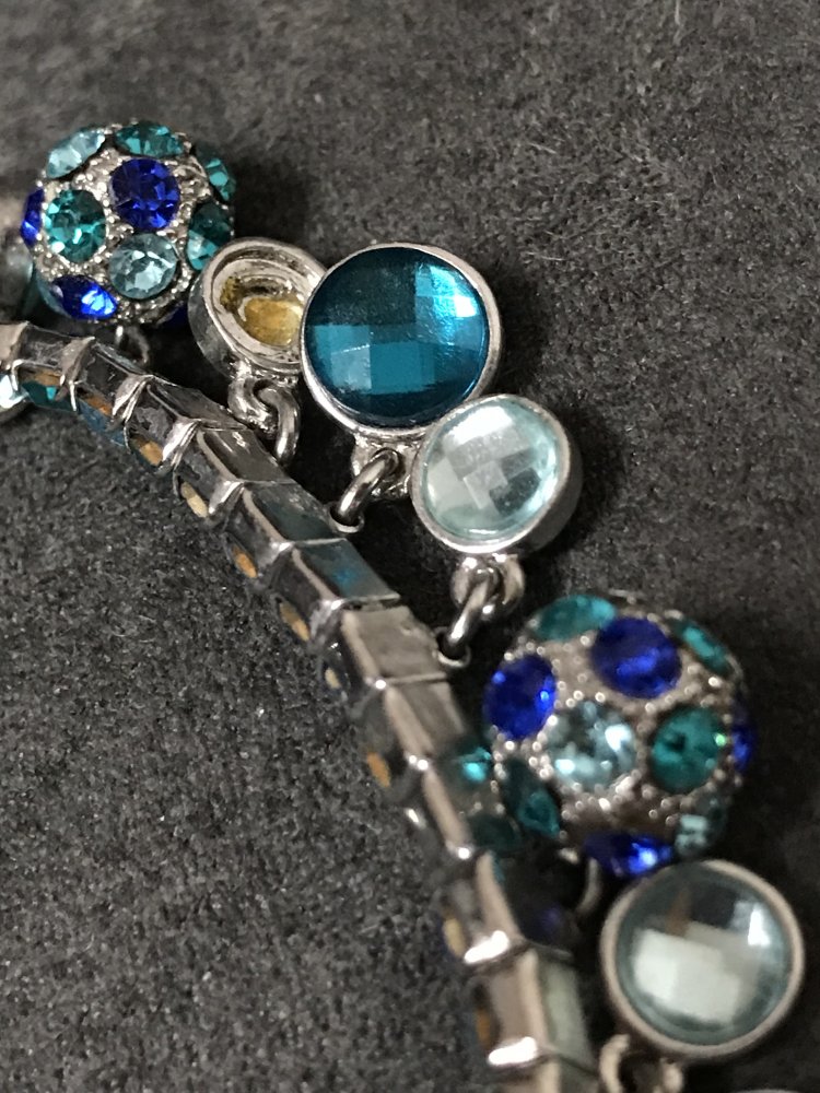 Armband Strass Glitzer Kugeln Türkis Bettelband Boho Elastisch Gummibund Chunky Modeschmuck Glamourness 