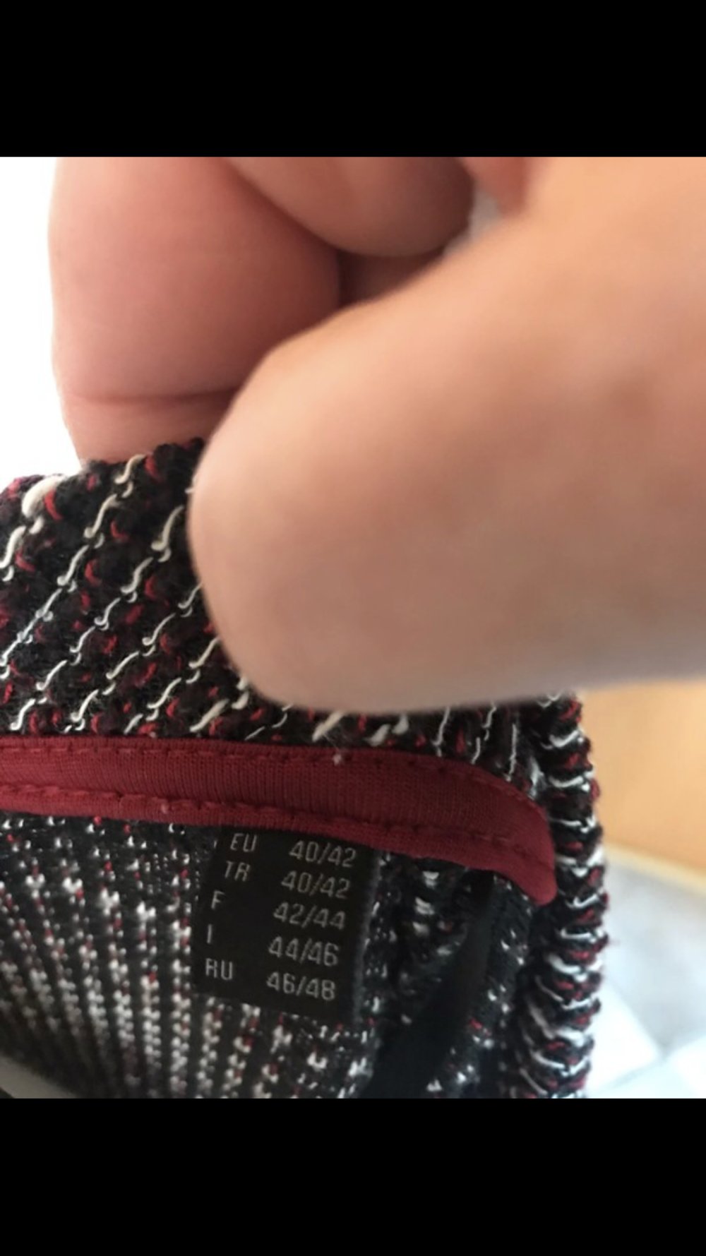 Jacke Cardigan Weste offen Oberteil Webtechnik Bouclé Optik 40/42 Zipfel Farbmix 
