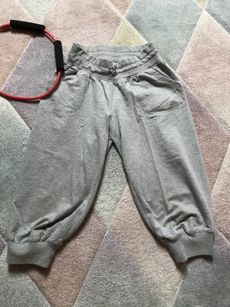 Sweat Hose Capri Jogging Tight 36,38,40 Hellgrau Yoga Sporthose Ballonhose Fitness Sports Short Knielang Onesize 