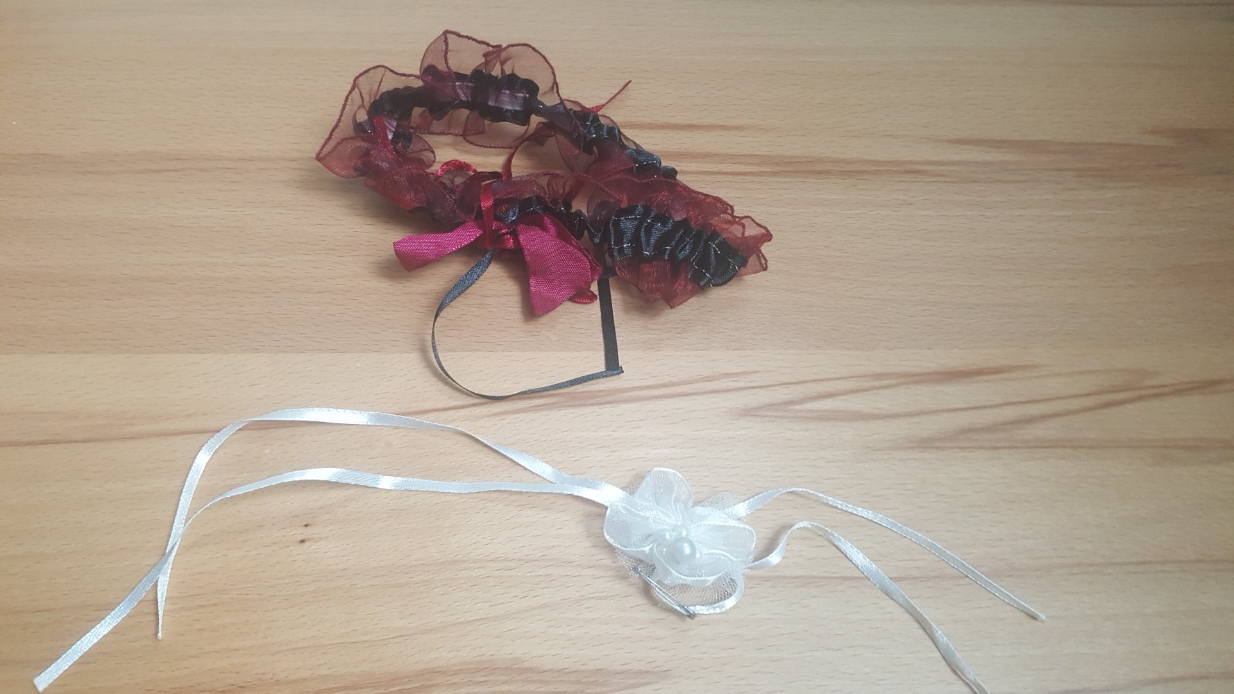 Blüte Perle Stoff Spitze Accessoire Anstecker Brosche Kostüm Ideen Reich White Snow Showgirl  