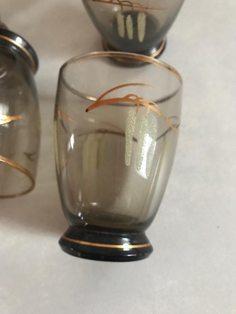 Karaffe Becher Set Rauchglas Gravur Goldrand 50 s Retro Gedeck Konvolut Anbiet Set Henkelkaraffe Glasbecher Art Deco 