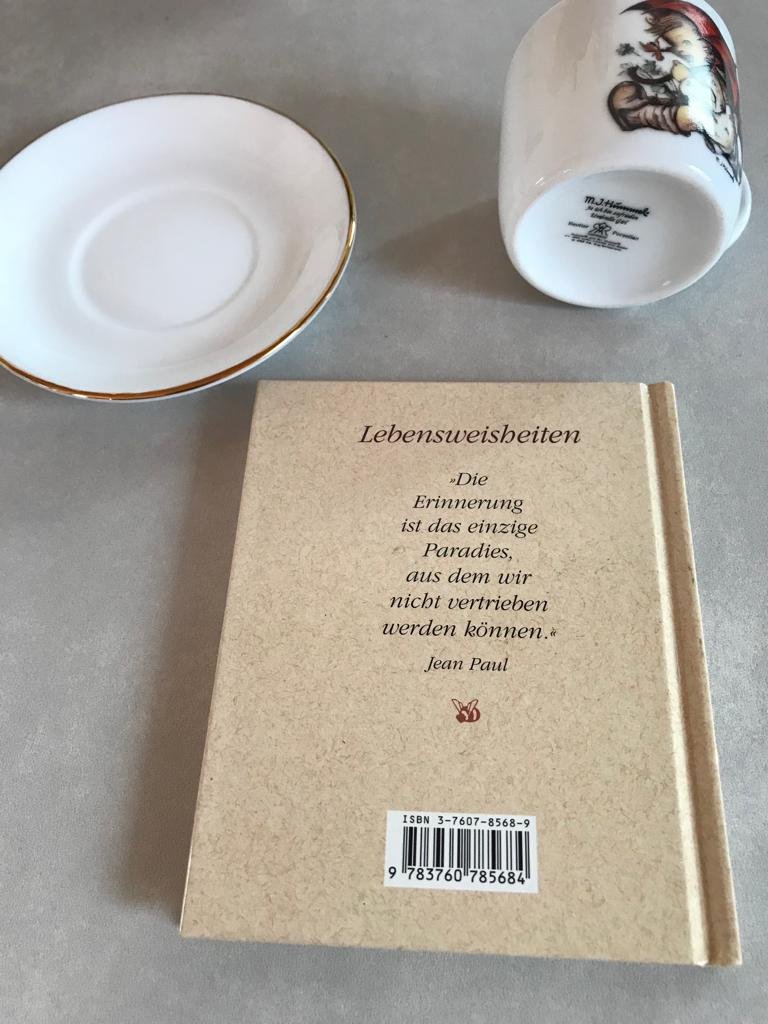 Espresso Sammeltasse Marken Porzellan mit Hummel M. J. Goebel Motiv Retro Design Umbrella Girl Cup of Coffé Cappuccino 