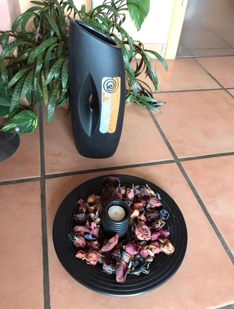 Deko Interieur Vase Bidenvase Yinyan Glücksmotiv Yogi Style schwarz Majolika Handbemalt 