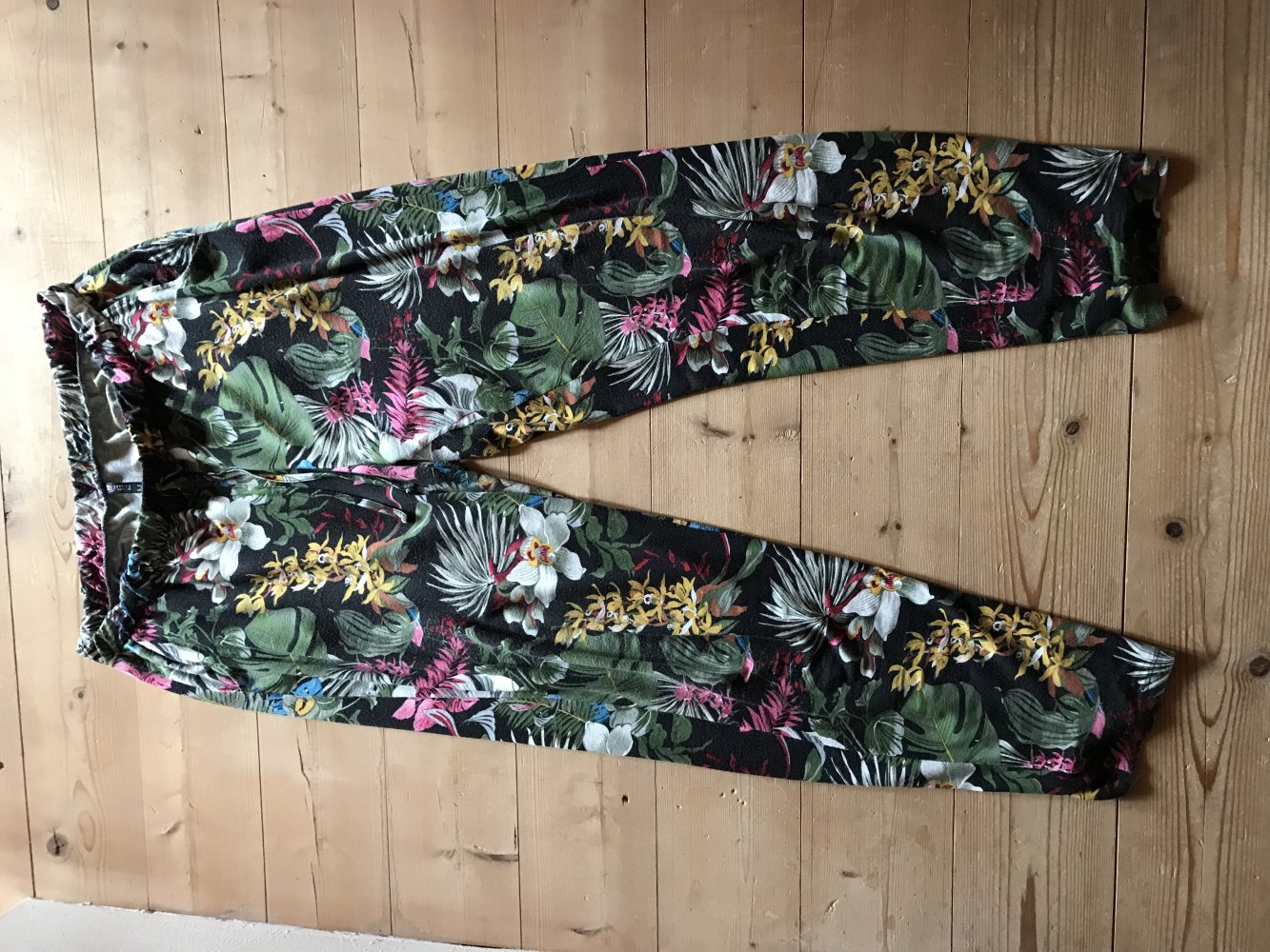 Hose bunt Jogging Sommerhose Stoff Jungle Style Schlupfhose Sportiv M Gummibund Yoga lässig Couchpotato Homestyle Onesize bunt Colour 