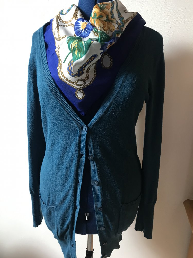 Longjacke Strickjacke Petrol 40/42 Weste Hüftlang Langarm V-Ausschnitt Feinstrick Cardigan blau