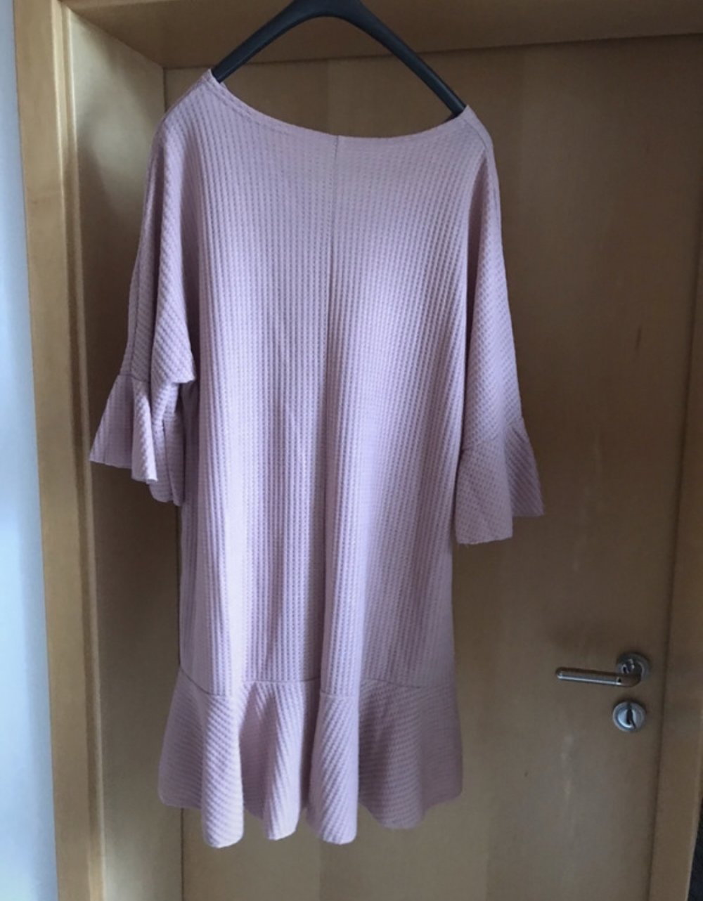 Kleid Waffelpique 44/46 Volant Hängerchen Shirtkleid Plussize Bequem Lounge Wear Midi Altrosé Halbarm verspielt Details Knopfleiste 