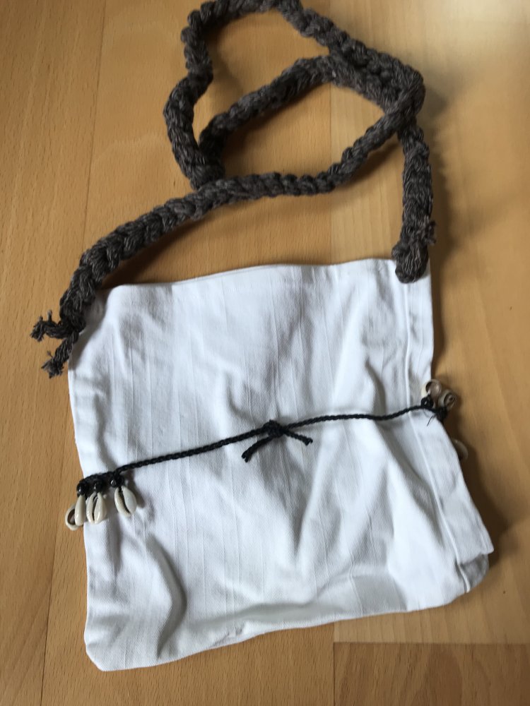 Beuteltasche UNIKAT Jeanstasche Denim White Kalea Surfer Hippie Unikat Folklore  Hipster Muschelkette DIY Häkelborte Handmade Selfmade Festival Tasche Umhängetasche Schultertasche Folklore Design 