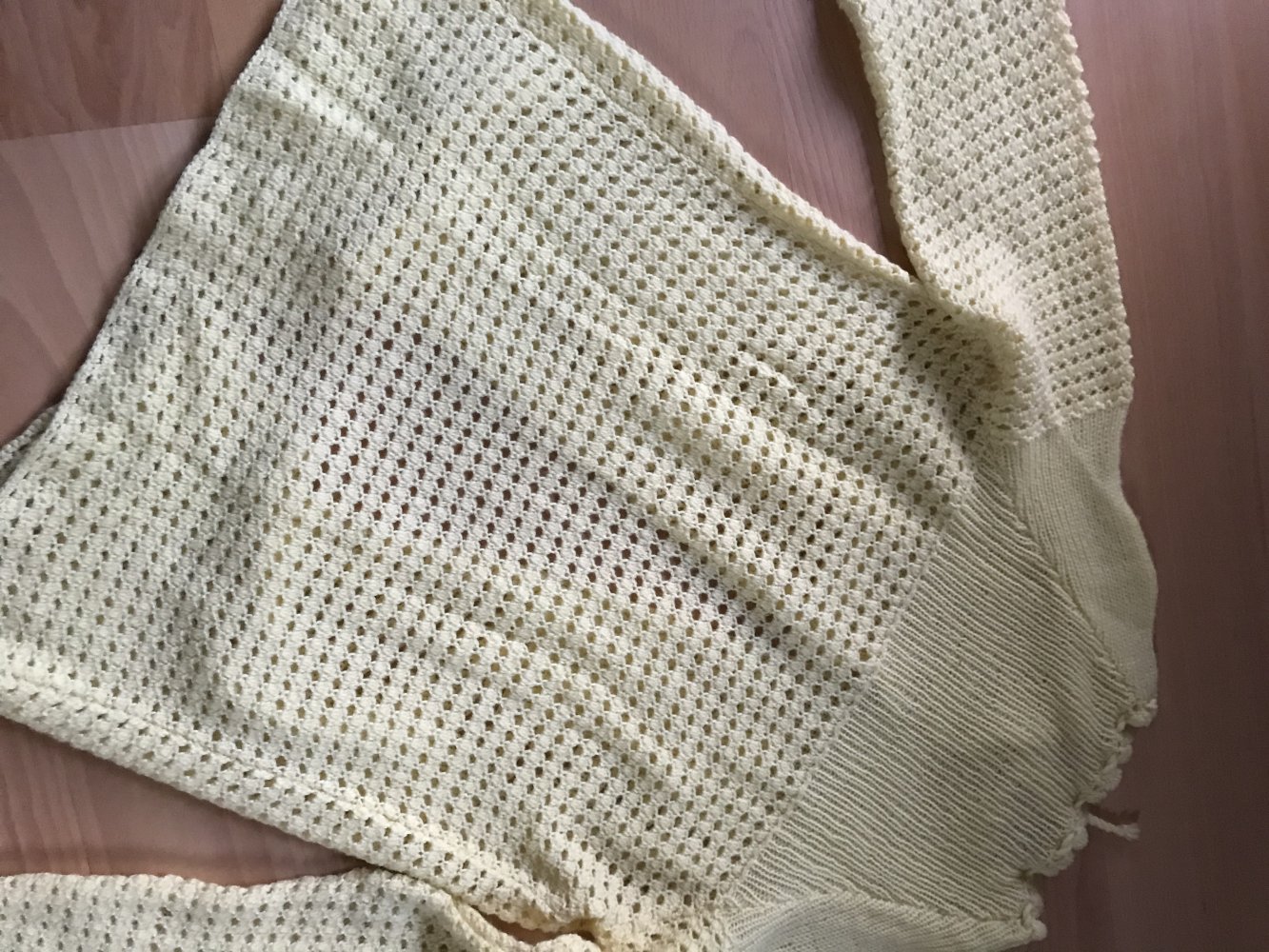 Cardigan Strickweste Longweste Ajour Lingerie Umstandsmode Einzelstück Nachtwäsche 42 offen DIY Unique Handmade Wäschejacke Wollweste gelb semitransparent Vintagelover 