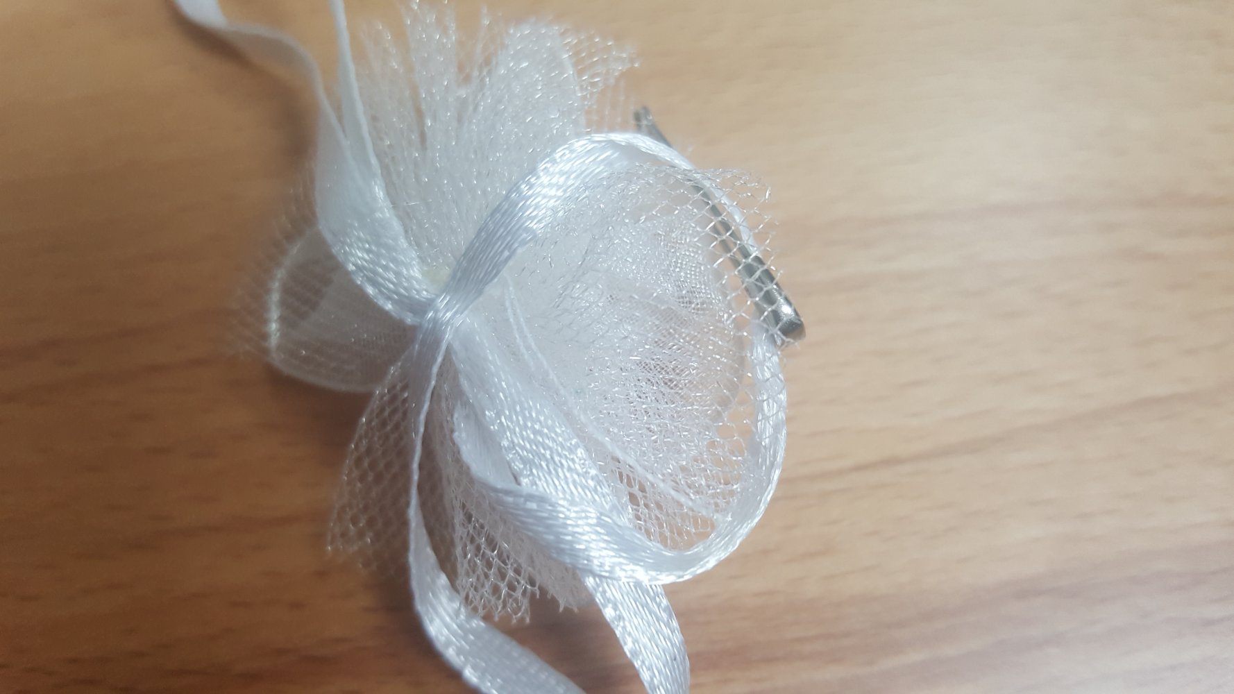 Blüte Perle Stoff Spitze Accessoire Anstecker Brosche Kostüm Ideen Reich White Snow Showgirl  