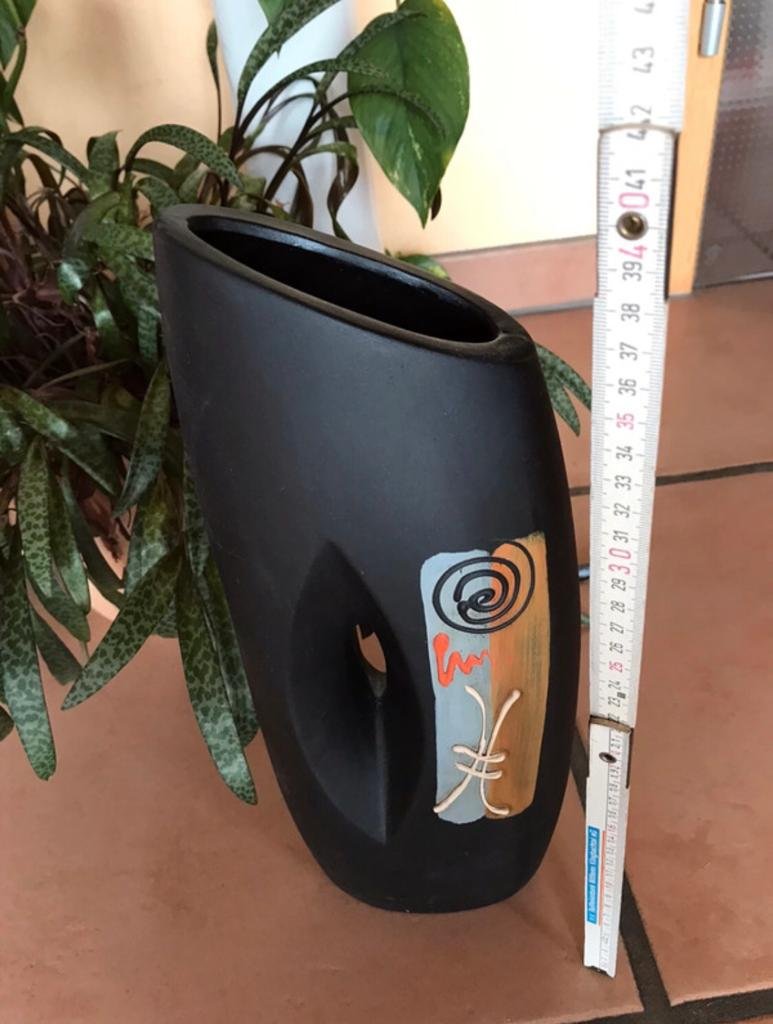 Deko Interieur Vase Bidenvase Yinyan Glücksmotiv Yogi Style schwarz Majolika Handbemalt 