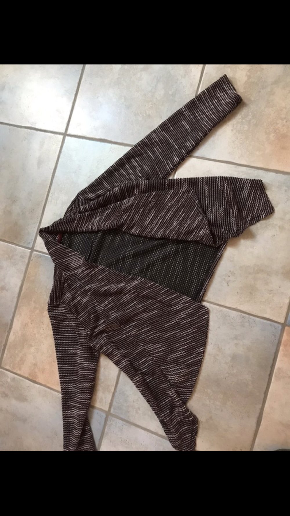 Jacke Cardigan Weste offen Oberteil Webtechnik Bouclé Optik 40/42 Zipfel Farbmix 