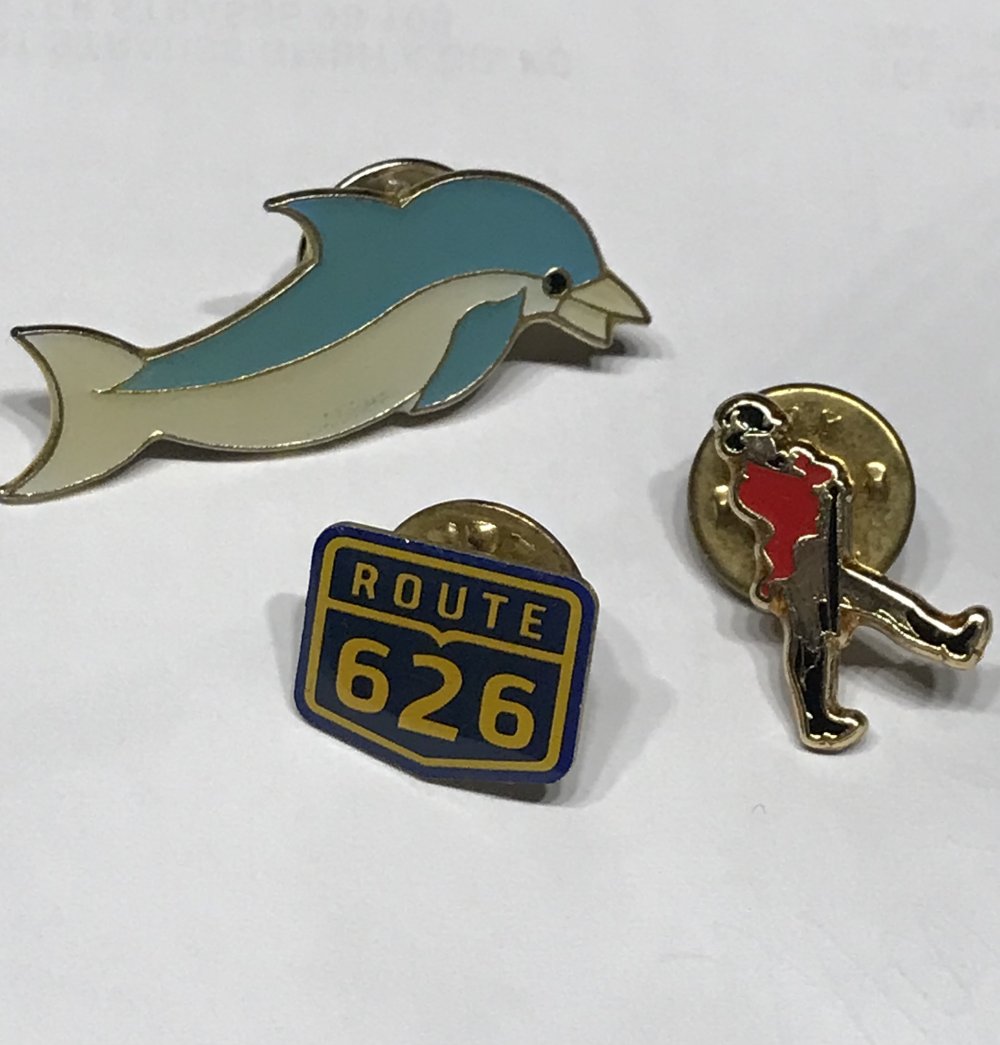 Pin Anstecker Nadel Retro Nostalgie Needle Brosche Emaille Promo Logo Badge 
