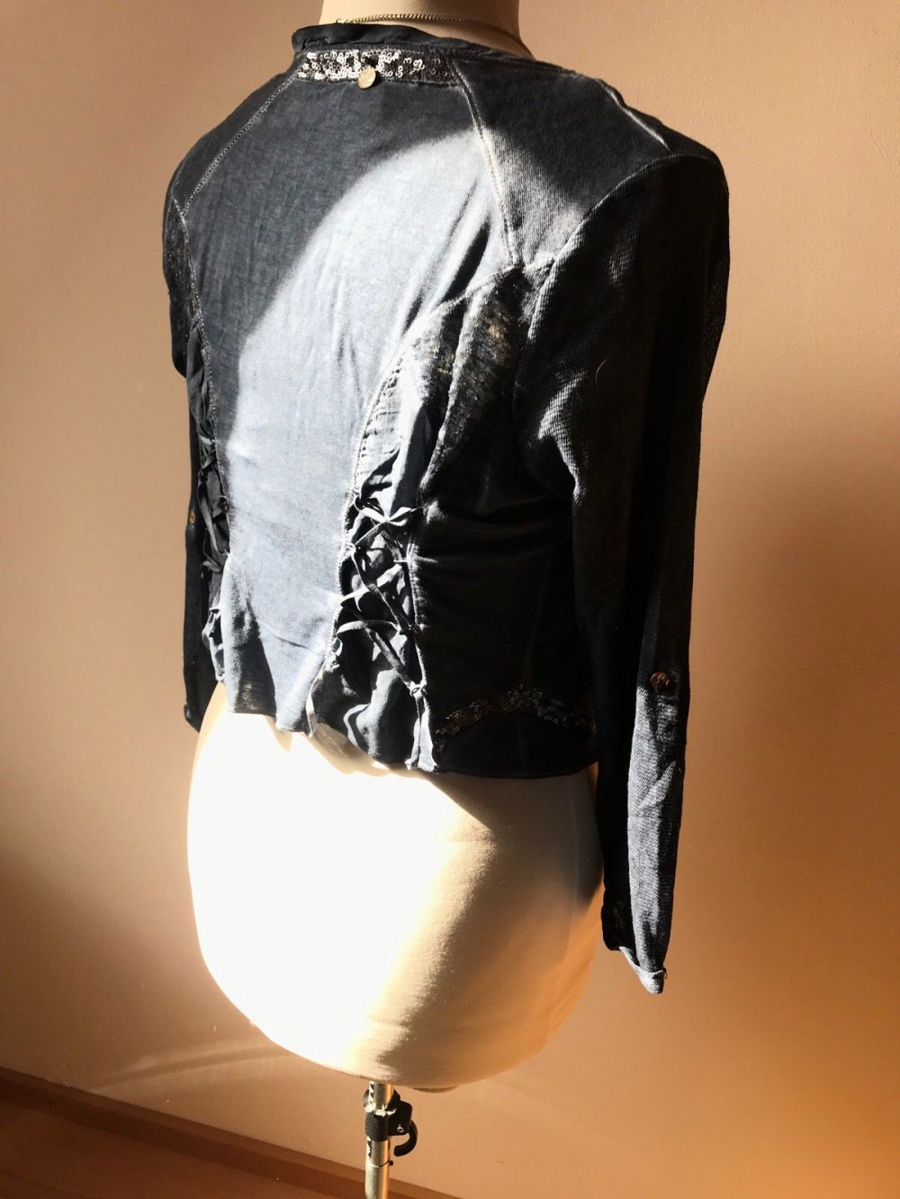 Jacke Shirt Kimono TREDY blau Corsagen Cardigan Croped Westenjacke feminin Onesize neuwertig Bolero Shirt Detailverliebt Schnürung 36/38/40  