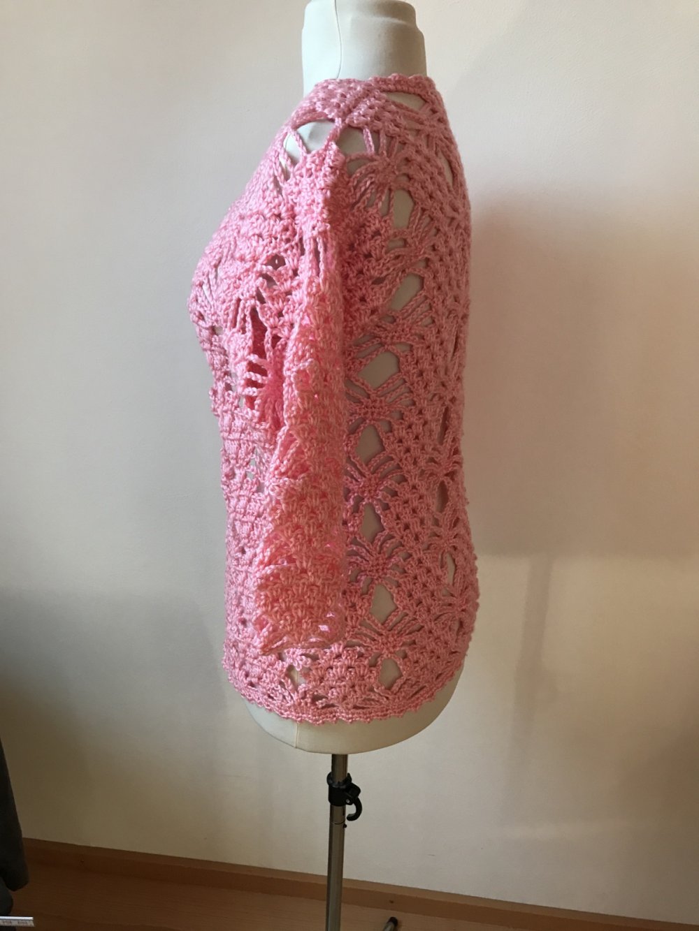 Cardigan Weste Strickjacke 40/42 Makramee Unikat rosé Bolero Hüftlang Halbarm Handknitted DIY  