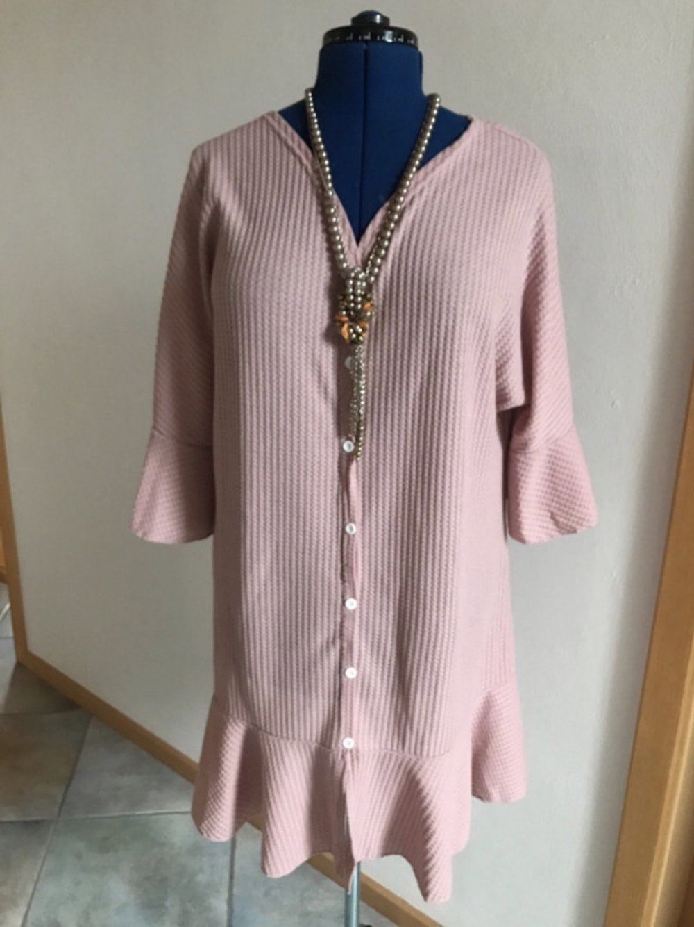 Kleid Waffelpique 44/46 Volant Hängerchen Shirtkleid Plussize Bequem Lounge Wear Midi Altrosé Halbarm verspielt Details Knopfleiste 