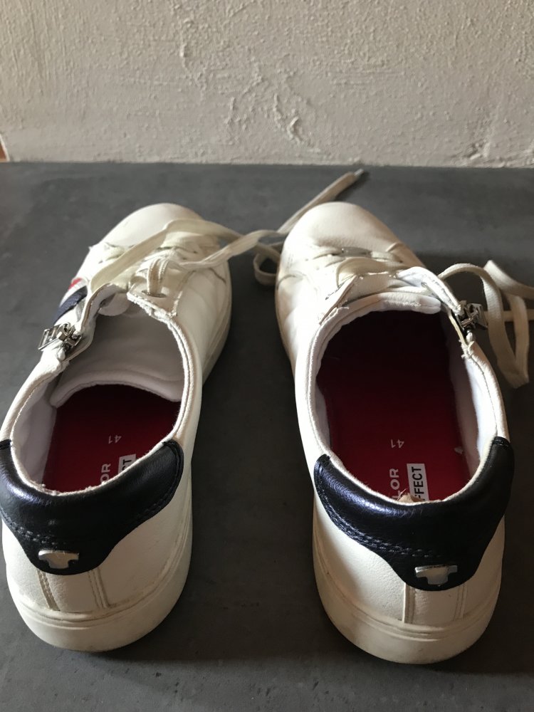 Schuhe Tom Tailor 41 Sneaker Schnürschuh flach Turnschuh flach Kunstleder Weiß Italy Design  sportiv Casual Classic Usedlook lesen!