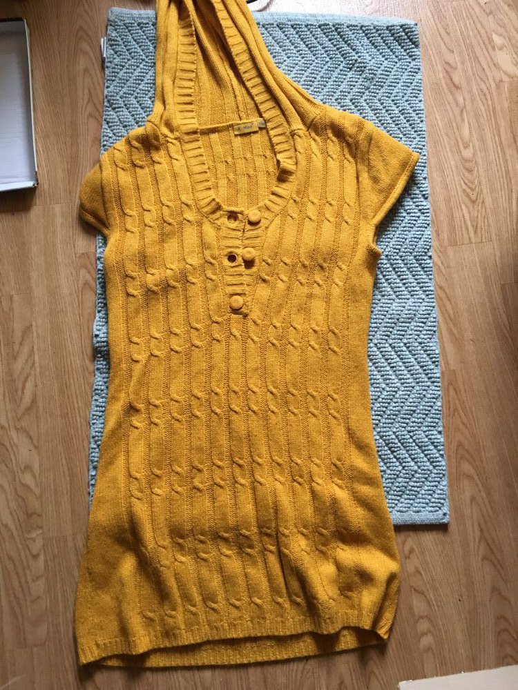 Senfgelbes Strickkleid 