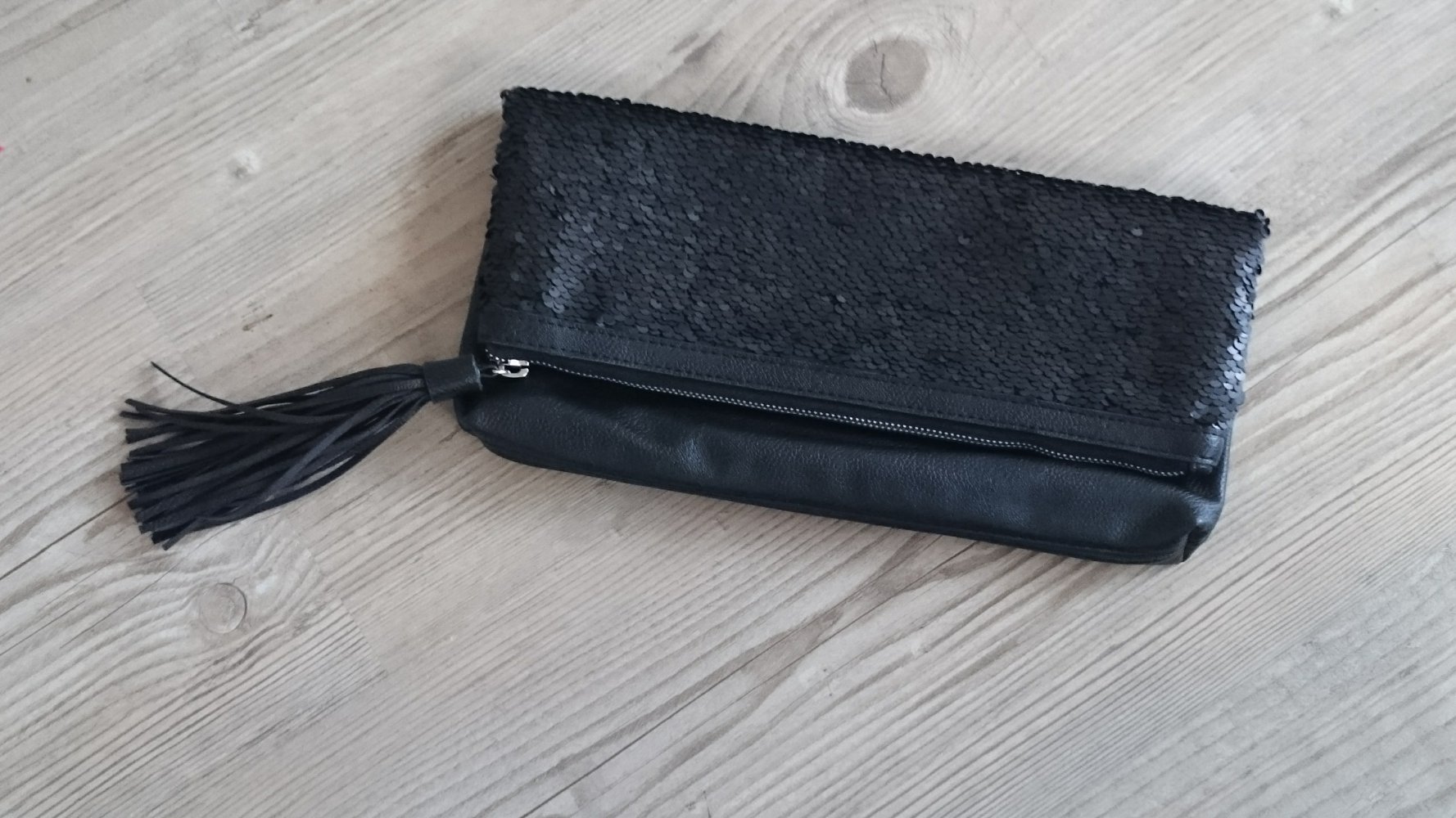 NEU! Glamour Clutch mit Pailletten, schwarz