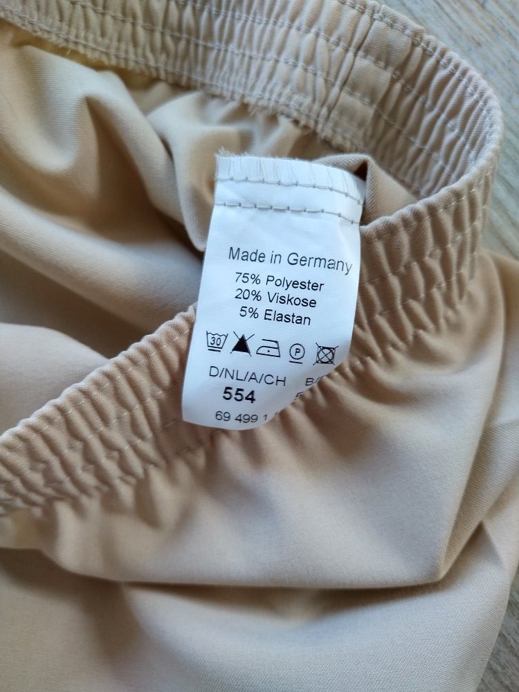 Neu mit Etikett, Hose , beige mit Gummibund , Gr. 554