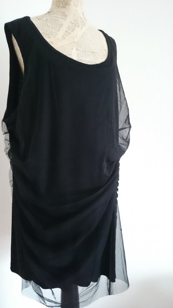 Wunderschönes Shrit mit Tüll, Größe XXL