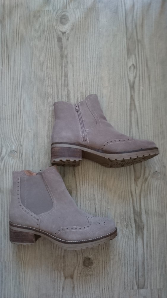 Neu! Chelsea Boots, beige, Leder , Größe 41, NP 129 Euro