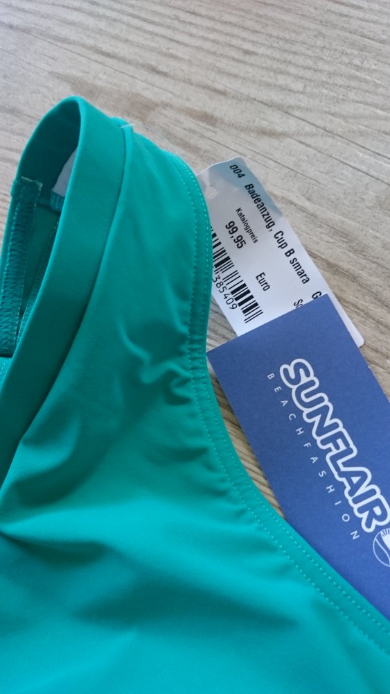 Neu, Badeanzug mit Volant, Gr. 54, NP 99.- Euro
