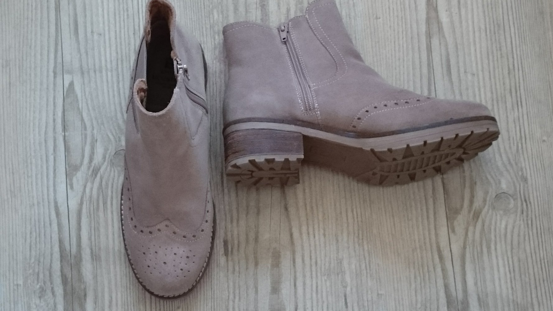 Neu! Chelsea Boots, beige, Leder , Größe 41, NP 129 Euro