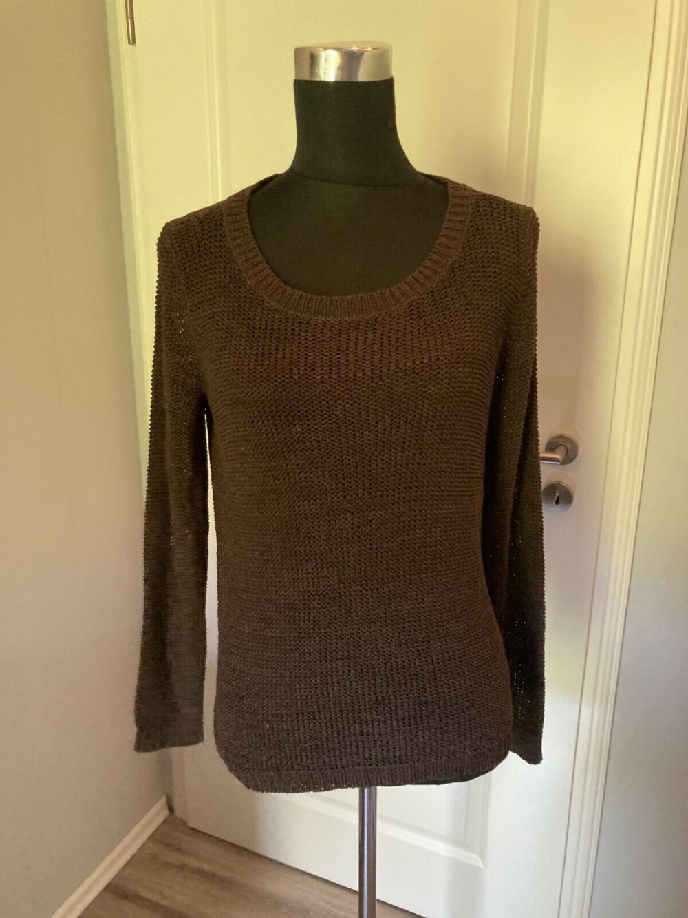 Brauner Strickpulli