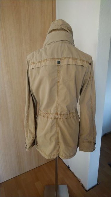 Braune Herbstjacke