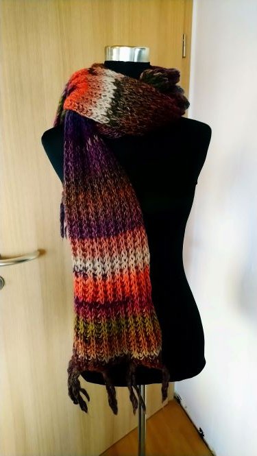 Herbstlicher Strickschal