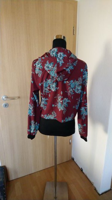 Süße dünne Jacke
