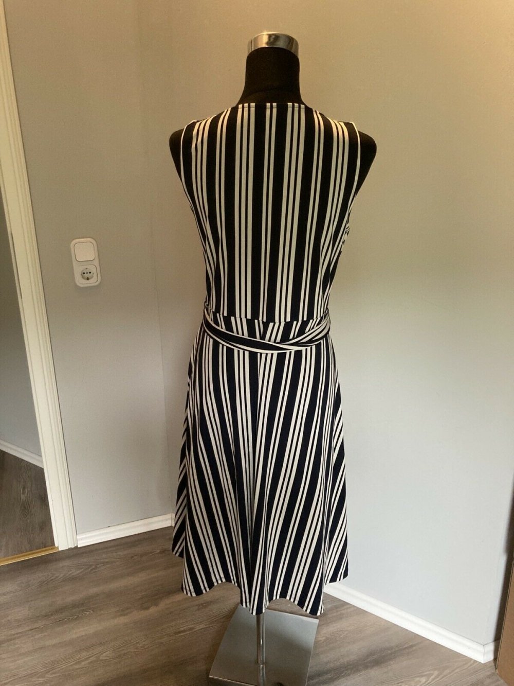 Gestreiftes Kleid